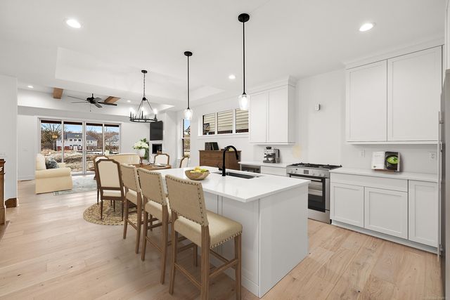 5871 Everton Court, Troy, MI 48085