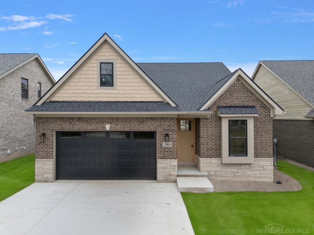 5871 Everton Court, Troy, MI 48085