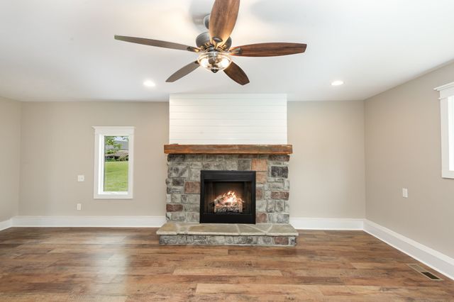 165 Stewart Rd, Lebanon, TN 37087