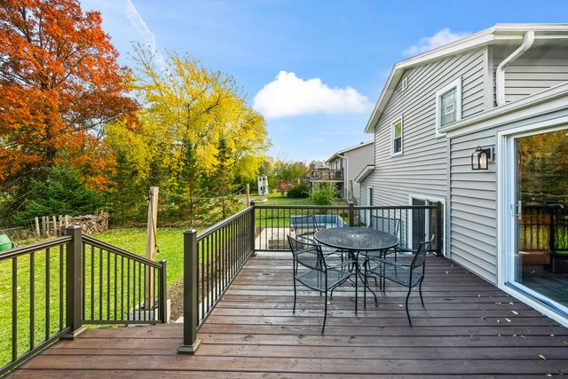 3525 Winston Drive, Hoffman Estates, IL 60192