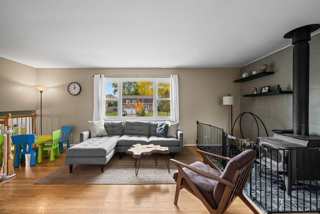 3525 Winston Drive, Hoffman Estates, IL 60192