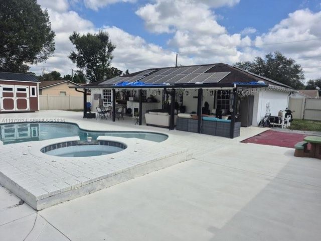 8016 APACHE LN, Lakeland, FL 33810