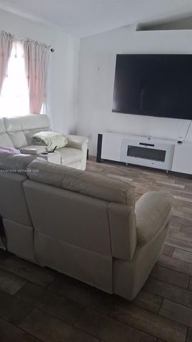 8016 APACHE LN, Lakeland, FL 33810