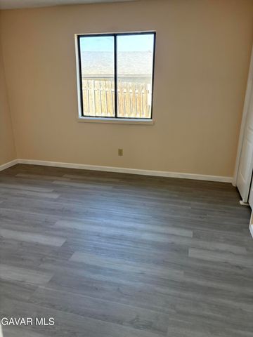 10611 N Garibaldi Dr Drive, California City, CA 93505