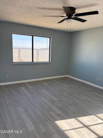 10611 N Garibaldi Dr Drive, California City, CA 93505