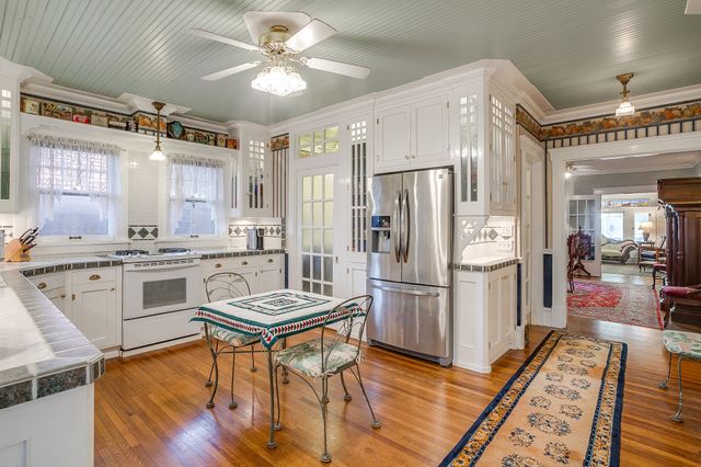 2135 Pembroke Drive, Fort Worth, TX 76110
