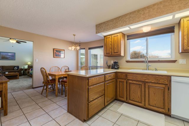 9615 Regal Ridge Drive NE, Albuquerque, NM 87114