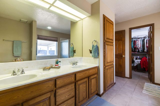 9615 Regal Ridge Drive NE, Albuquerque, NM 87114