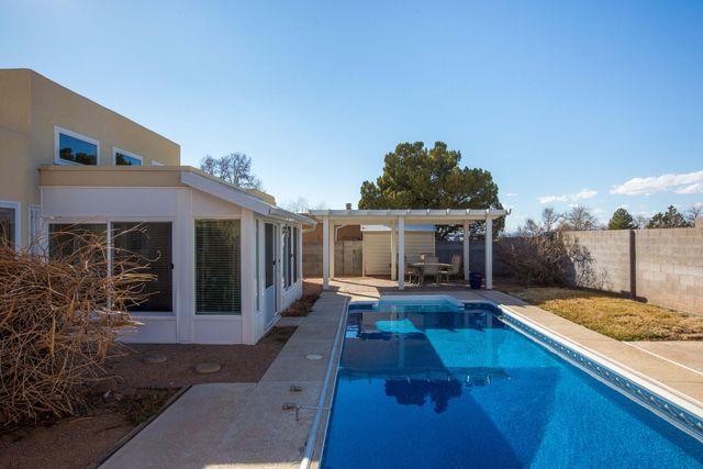 9615 Regal Ridge Drive NE, Albuquerque, NM 87114