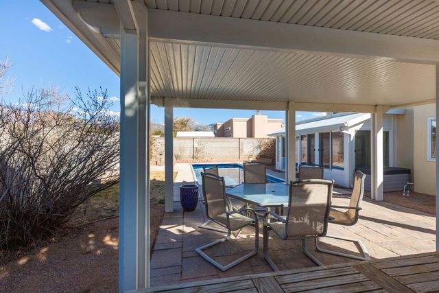 9615 Regal Ridge Drive NE, Albuquerque, NM 87114