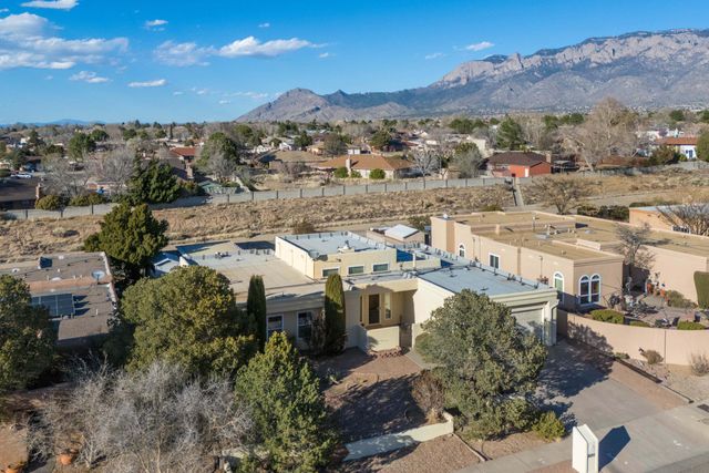 9615 Regal Ridge Drive NE, Albuquerque, NM 87114