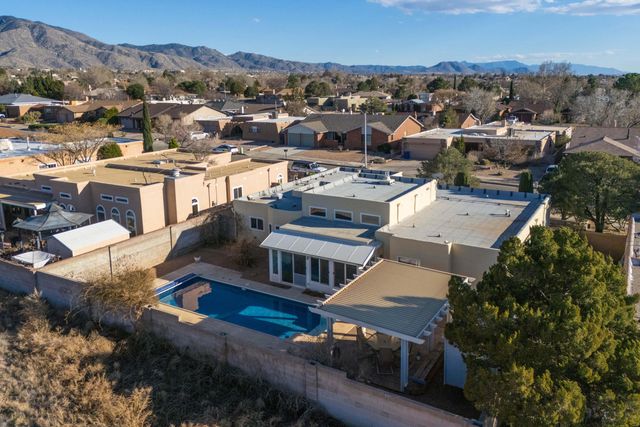 9615 Regal Ridge Drive NE, Albuquerque, NM 87114