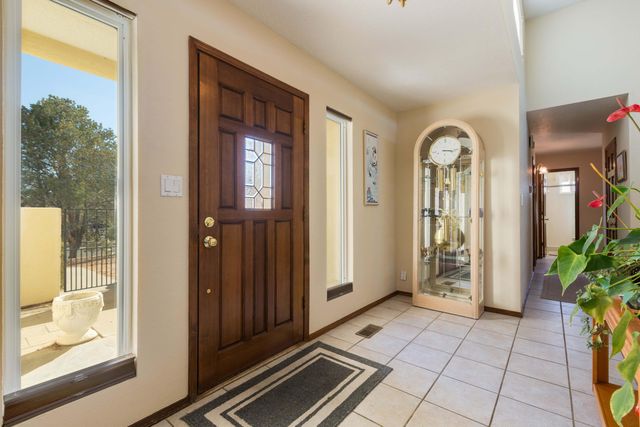 9615 Regal Ridge Drive NE, Albuquerque, NM 87114