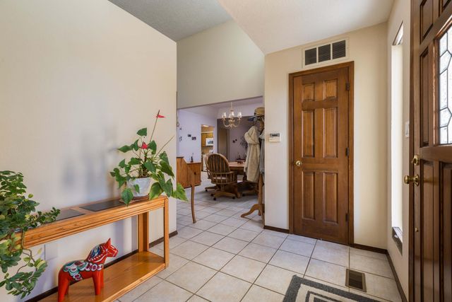 9615 Regal Ridge Drive NE, Albuquerque, NM 87114