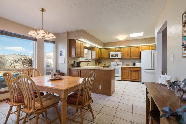 9615 Regal Ridge Drive NE, Albuquerque, NM 87114