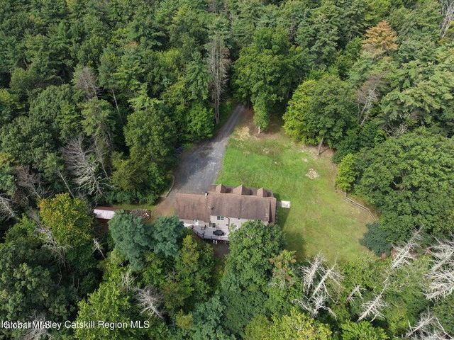 300 Hinrichsen Heights Road, Coxsackie, NY 12051