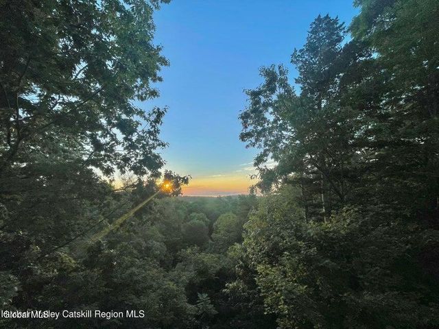 300 Hinrichsen Heights Road, Coxsackie, NY 12051
