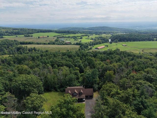 300 Hinrichsen Heights Road, Coxsackie, NY 12051