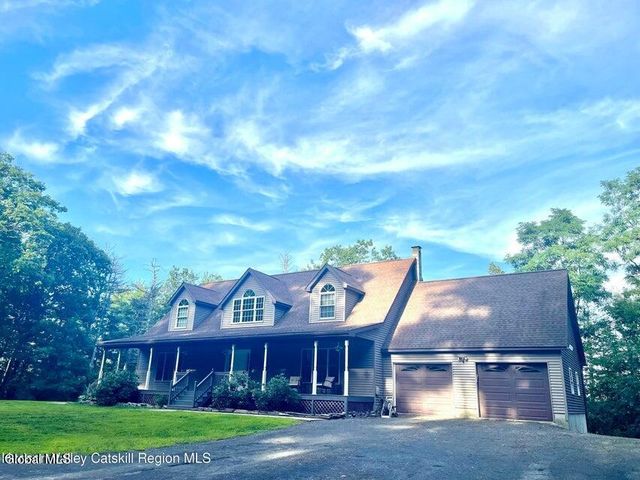 300 Hinrichsen Heights Road, Coxsackie, NY 12051