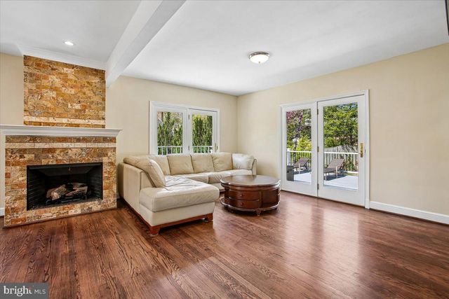 1305 KEY DR, Alexandria, VA 22302