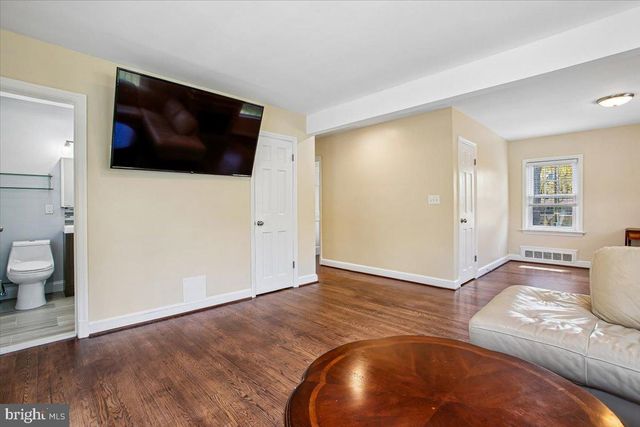 1305 KEY DR, Alexandria, VA 22302
