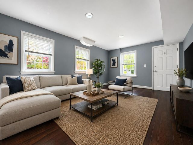 1305 KEY DR, Alexandria, VA 22302