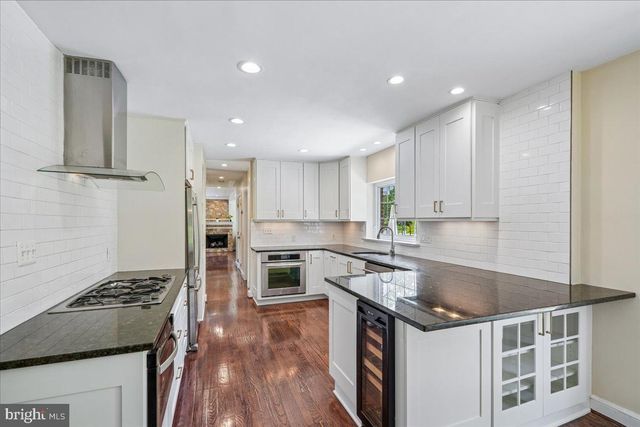 1305 KEY DR, Alexandria, VA 22302