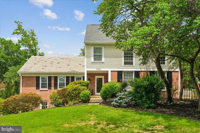 1305 KEY DR, Alexandria, VA 22302