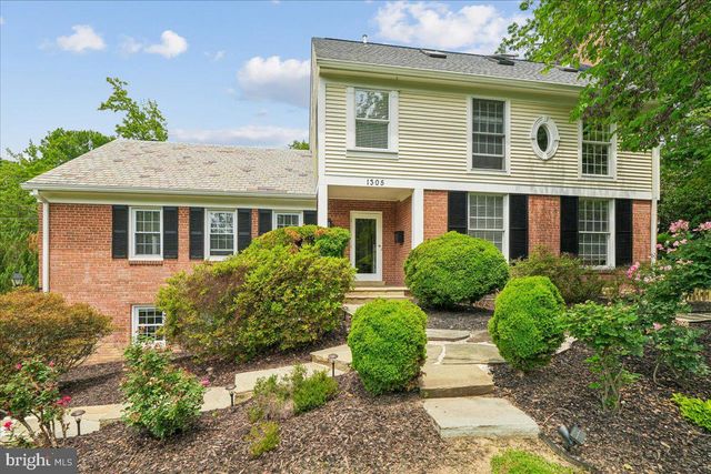 1305 KEY DR, Alexandria, VA 22302