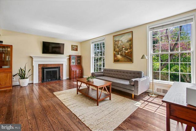 1305 KEY DR, Alexandria, VA 22302