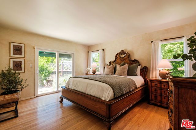 4811 Corbin Avenue, Tarzana (los Angeles), CA 91356