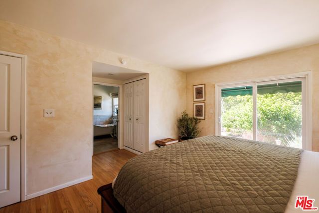 4811 Corbin Avenue, Tarzana (los Angeles), CA 91356