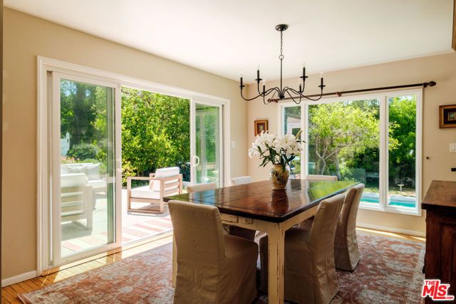 4811 Corbin Avenue, Tarzana (los Angeles), CA 91356