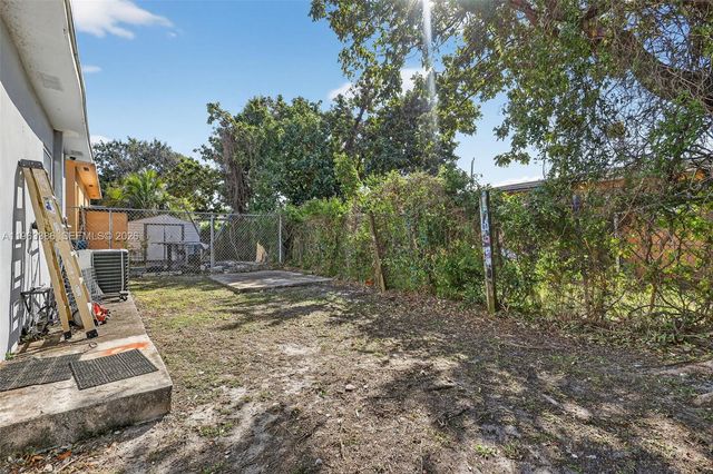 1880 NW 69th St, Miami, FL 33147