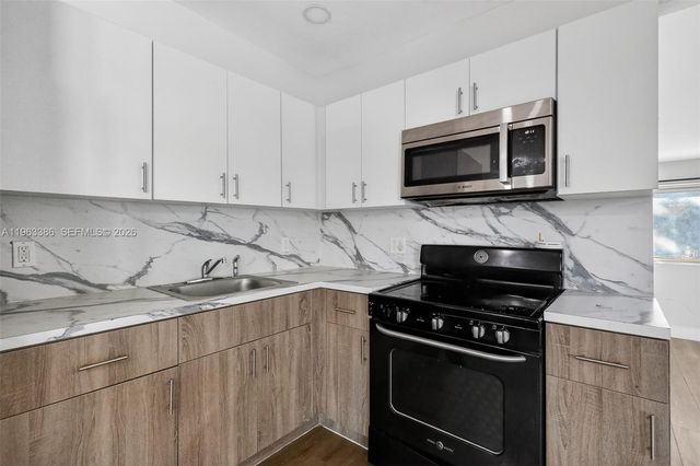 1880 NW 69th St, Miami, FL 33147