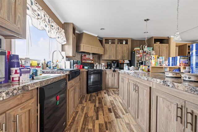 3588 Centerhill Road, Bellville, TX 77418