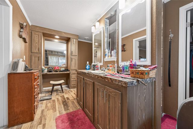 3588 Centerhill Road, Bellville, TX 77418