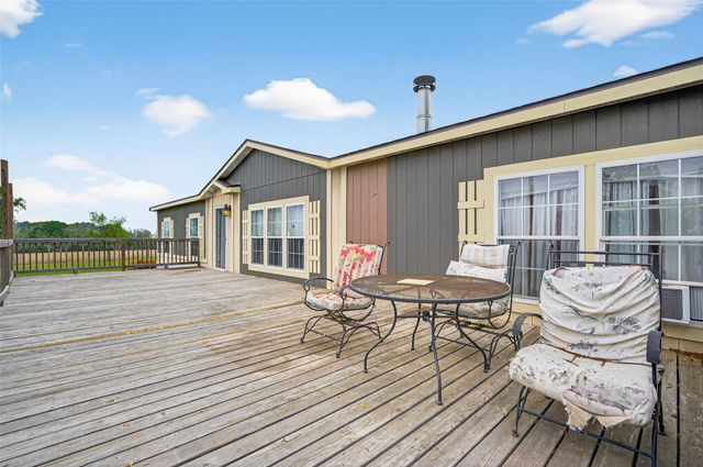 3588 Centerhill Road, Bellville, TX 77418