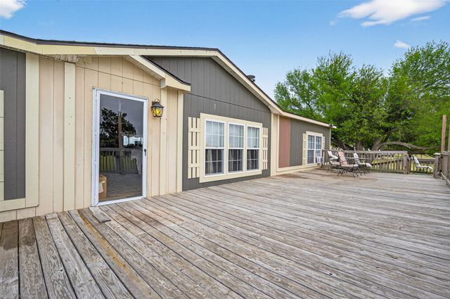 3588 Centerhill Road, Bellville, TX 77418