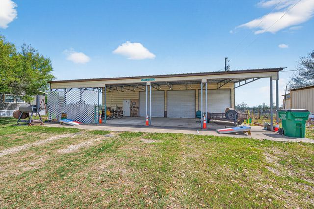 3588 Centerhill Road, Bellville, TX 77418