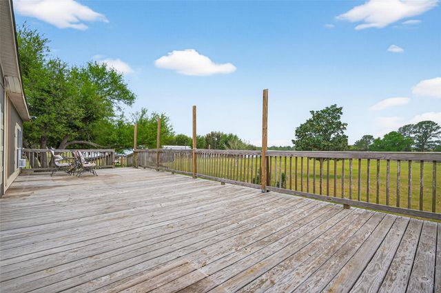 3588 Centerhill Road, Bellville, TX 77418