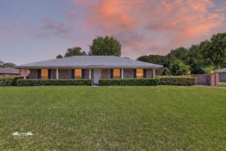 2313 WESLEY Circle, Bossier City, LA 71111