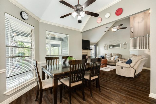 100 Van Winkle Street, Lake Jackson, TX 77566