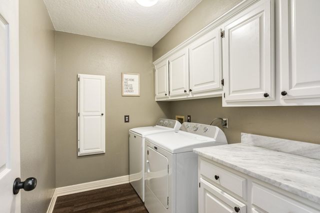 100 Van Winkle Street, Lake Jackson, TX 77566