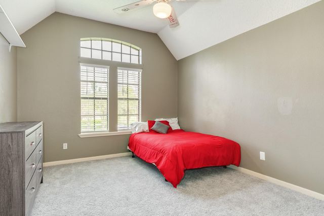 100 Van Winkle Street, Lake Jackson, TX 77566