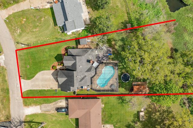 100 Van Winkle Street, Lake Jackson, TX 77566