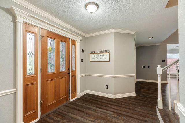 100 Van Winkle Street, Lake Jackson, TX 77566