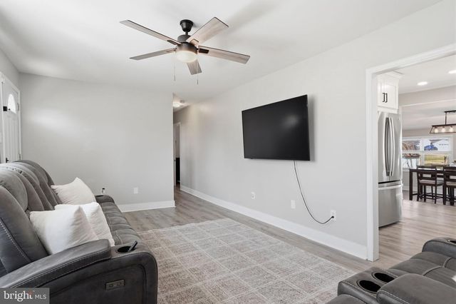 44 HEIGHTS LN, Feasterville Trevose, PA 19053