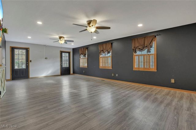 390 Spring Valley Drive, Zanesville, OH 43701