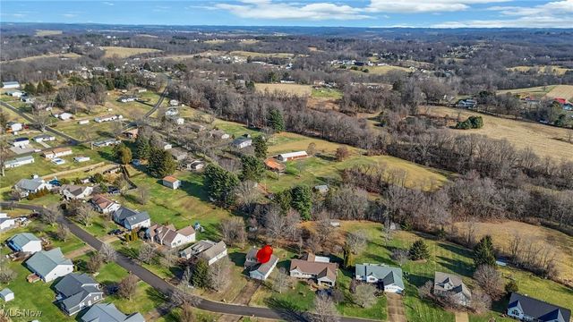 390 Spring Valley Drive, Zanesville, OH 43701